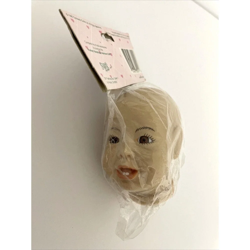 Syndee's Crafts Vinyl Heirloom Doll Head   #33001 Brown Eyes 1990 VINTAGE